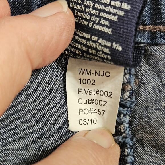 Faded Glory Women's Dark Stone Wash Denim Shorts Missing Pocket Button Size 12 - Picture 12 of 13